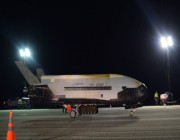 طائرة فضائية عسكرية سرية تصل إلى فلوريدا لتسجل أطول رحلة مدارية