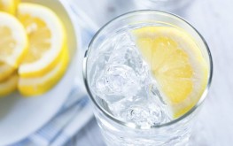 5 فوائد مهمة لتناول مشروب « ماء الليمون »